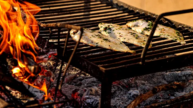 Cu ce se mănâncă peștele pentru o masă și mai delicioasă. 6 idei și garnituri care merg de minune