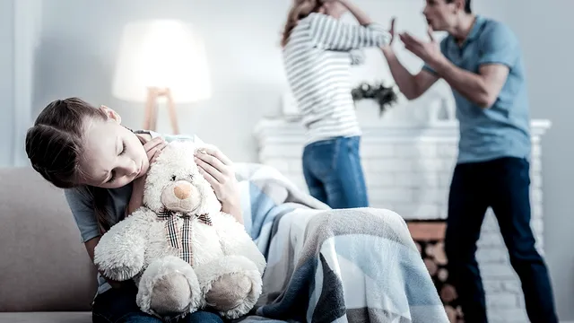 Ce trebuie să faci, dacă ești victima violenței domestice? Numărul de telefon care îți poate oferi sprijin