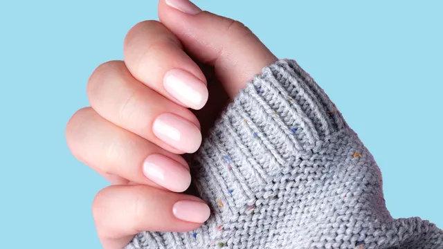 Ce înseamnă ”Soap Nails” și cum arată manichiura executată cu această tehnică minimalistă FOTO