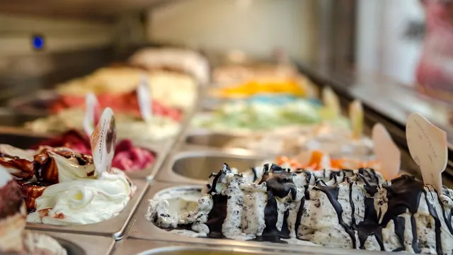 Un ingredient folosit în înghețată pune presiune pe prețuri. Stocurile globale sunt în scădere
