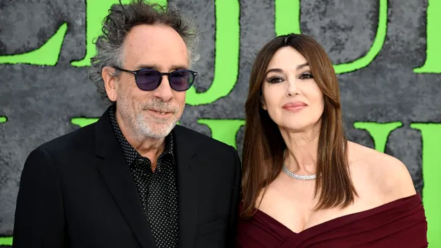 Monica Bellucci, din nou singură. Actrița și regizorul american Tim Burton și-au spus adio