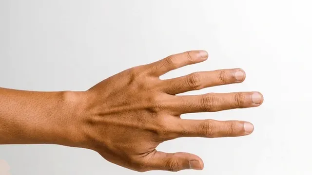 Secretele mâinilor puternice: cum să ai grijă de mâinile tale după o zi grea de muncă