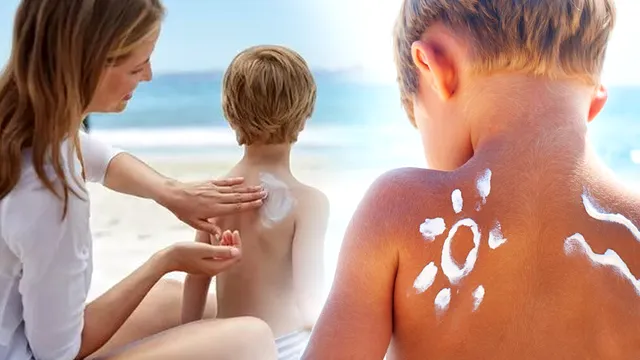 Când se aplică, de fapt, crema cu protecție solară. Greșeala pe care o fac numeroase persoane