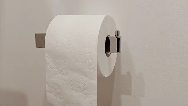 Sensul corect în care se derulează hârtia igienică, de fapt. Puțini știu asta