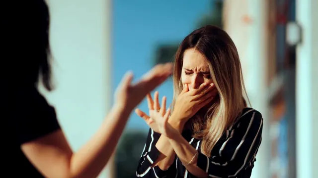 Refuză să mai vorbească cu sora ei după ce i-a trădat încrederea: „M-a umilit!”. Situația tensionată dintre cele două surori a împărțit familia în două tabere