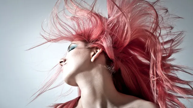 10 trucuri de la hairstyliști pentru un păr frumos. Greșeala banală pe care multe persoane o fac