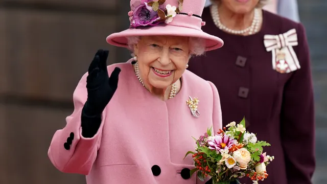 Regina Elisabeta s-a mutat în Castelul Windsor. Cum arată interiorul noii reşedinţe, estimată la 236 de milioane de dolari
