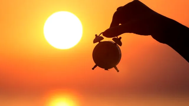 Ora de vară 2022. Cum se dau ceasurile: înainte sau înapoi?