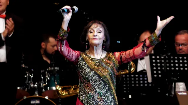 Marina Voica, cochetă şi la 85 de ani. Nu renunţă la tocuri şi are o siluetă de invidiat: Pot să port rochiile pe care le am de acum 60 de ani EXCLUSIV
