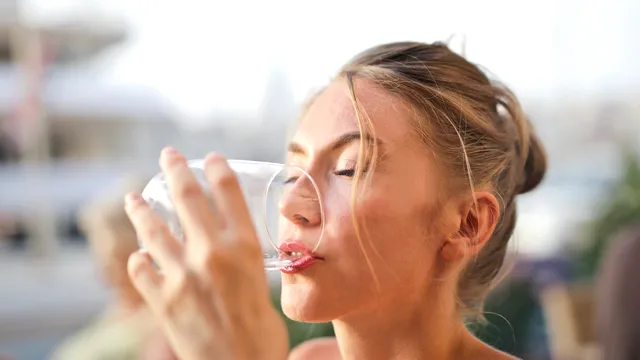 Băutura pe care trebuie să o consumi dimineața ca să ai energie întreaga zi. E timpul să renunți la cafea