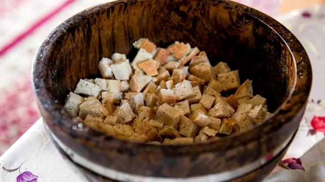 Câte zile se ia anafura. Ce faci cu ea dacă se usucă sau se mucegăieşte