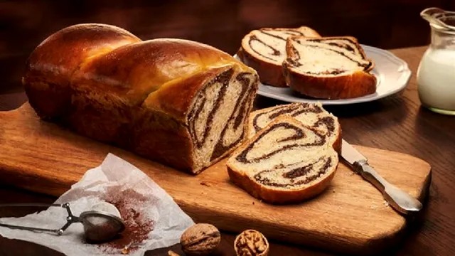 La ce temperatură se coace cozonacul. Cum îţi dai seama dacă este crud