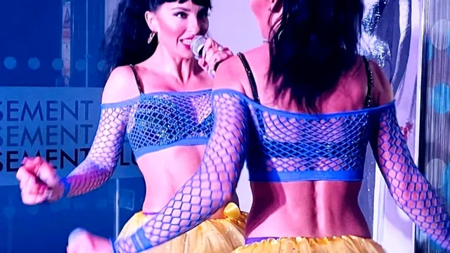 Surorile gemene Cheeky Girls revin în forţă după 20 de ani de la lansarea primei piese. Blestemul de care au fost urmărite