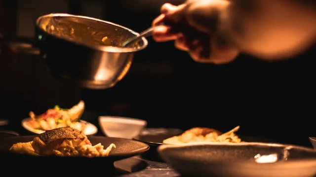 5 trucuri care te vor ajuta să nu mai arunci mâncare la gunoi. Aşa vei evita risipa alimentară