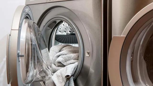 De ce hainele albe devin gri după mai multe spălări. Greșeala uriașă pe care o fac toate gospodinele