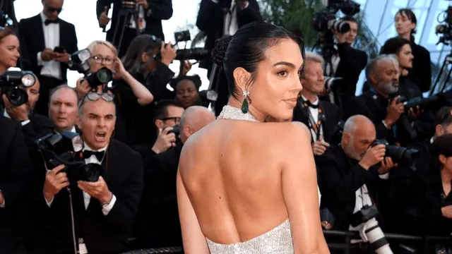 Georgina Rodriguez, prima apariție pe covorul roșu după tragedia suferită acum o lună. Iubita lui Ronaldo a atras toate privirile