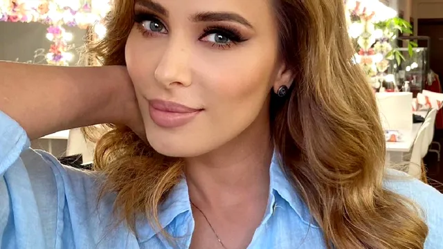 Iulia Vântur a ajuns milionară în India. Cât costă un bilet la concertele artistei