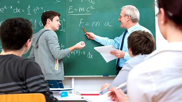 Interdicția pe care o vor avea toți profesorii de anul viitor. Anunțul clar făcut de ministrul Educației