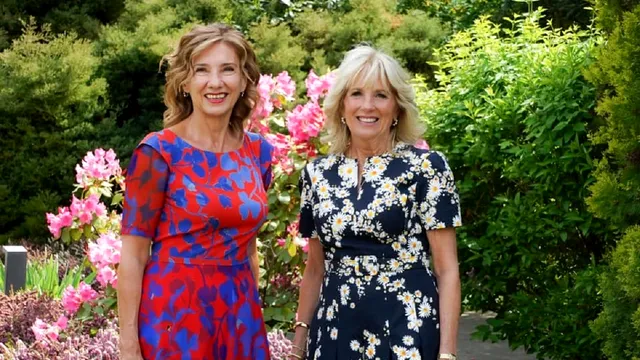 Unde ajung toate rochiile purtate de Carmen Iohannis la evenimentele oficiale. Andreea Ţincu a spus adevărul