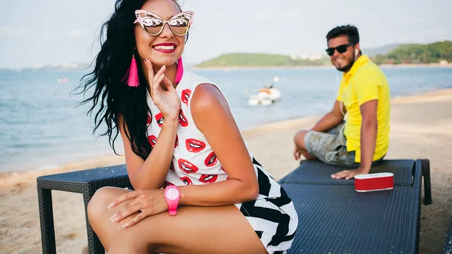 7 metode de flirt pe care bărbații le adoră. Gesturi și tactici cu care nu dai greș