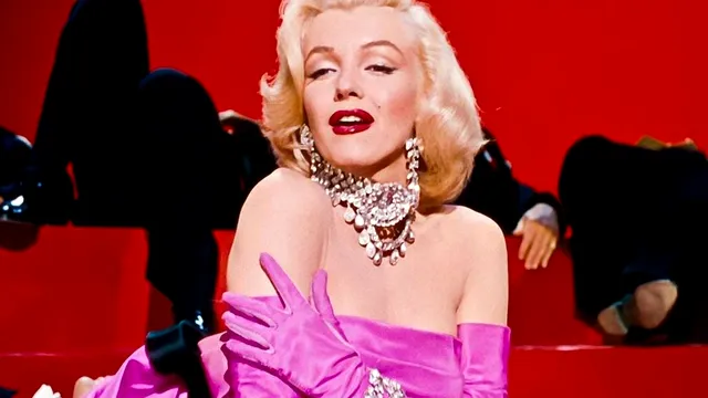 Cum scăpa Marilyn Monroe de celulită. Secretul celebrei actrițe pentru o piele perfectă