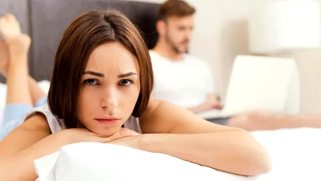 Lucruri pe care femeile le fac în pat, iar bărbații le urăsc. Nu mai face aceste greșeli dacă vrei să fie fericit