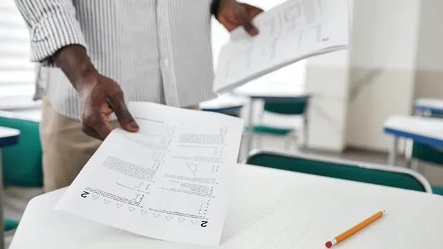 Subiecte Bacalaureat 2022 la matematică. Ce au avut de rezolvat elevii la matematică
