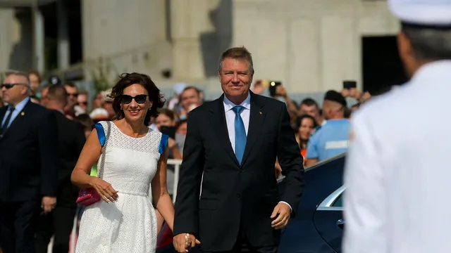 Ce rochie a purtat Carmen Iohannis la dineul regelui Spaniei. Apariție inedită