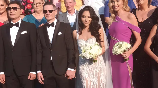 Ce rochie de mireasă superbă a ales Nasrin Ameri. Nașa Valentina Pelinel a atras și ea toate privirile
