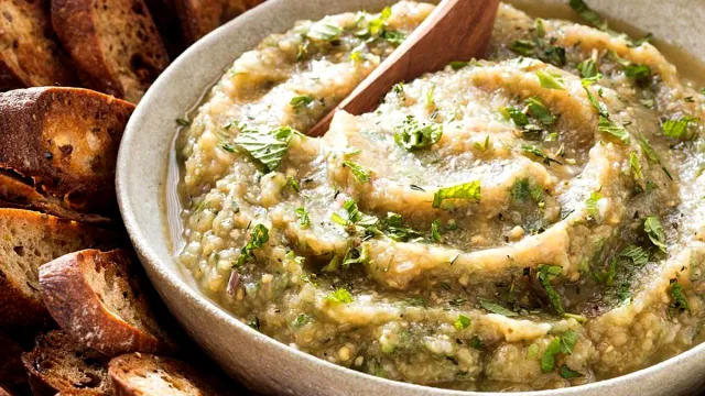 Cu ce se albește salata de vinete. Trucurile și secretele celor mai iscusite gospodine