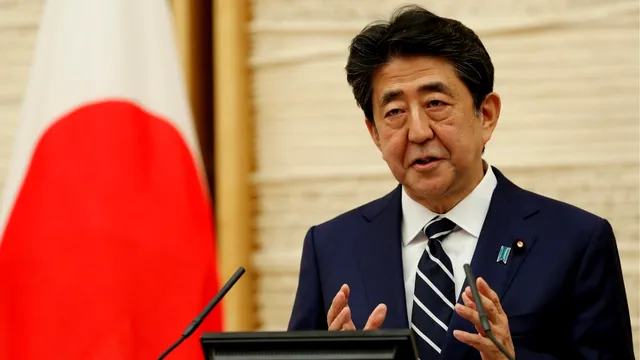 Shinzo Abe, fostul premier al Japoniei, a murit după ce a fost împușcat la un eveniment electoral. Cine este principalul suspect