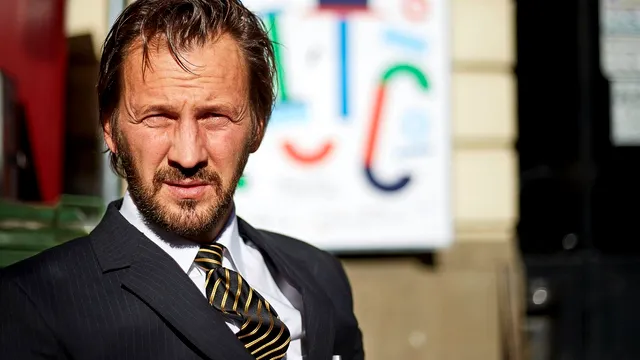 Cum s-a pregătit Bogdan Farcaș pentru personajul său controversat din serialul Clanul. „Știu că sună urât, dar chiar așa a fost” EXCLUSIV
