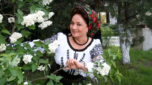 Laura Lavric, despre solistele care exagerează cu intervențiile estetice: ”Sunt de acord să-ți mărești buzele, dar nici să arate apoi ca doi crenvurști” EXCLUSIV