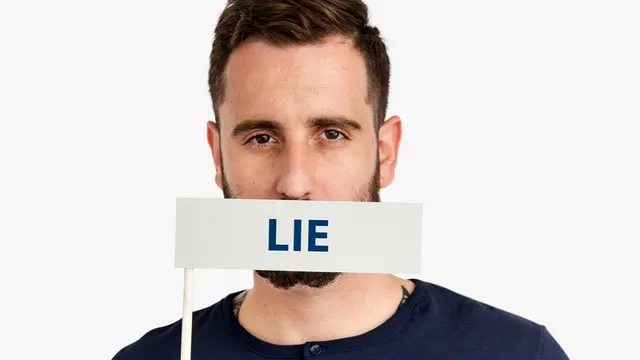 Mă minte mereu, nu înțeleg de ce nu își asumă lucrurile. Uneori stau și mă întreb când e adevăr ce spune și când nu