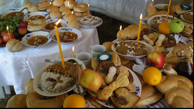 Ce se împarte la pomană de 3 luni, 6 luni și 9 luni. Tradiții, obiceiuri și superstiții