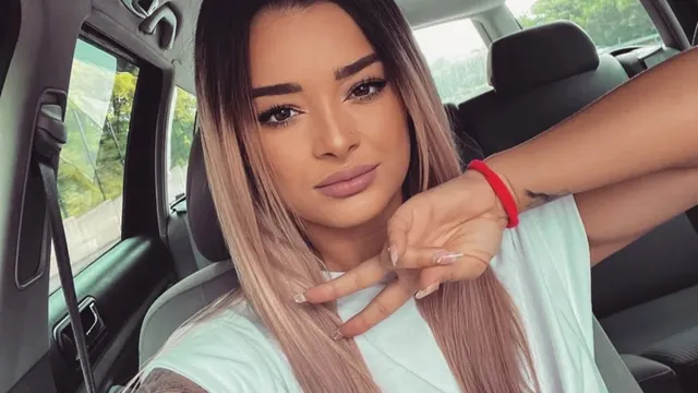 Cum a reușit Bebelușa Alexandra de la Cronica Cârcotașilor să treacă peste despărțire, după o relație de 11 ani: „Nu foarte multă lume pățește acest lucru în viață” EXCLUSIV