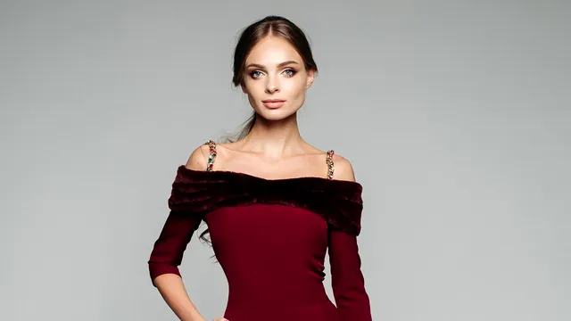 Cu ce se asortează vișiniul. Cele mai potrivite combinații de culori pentru un outfit perfect