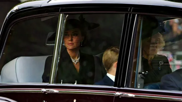 Ce a purtat Kate Middleton la funeraliile Reginei Elisabeta a II-a. Omagiul deosebit pe care soția Prințului William i l-a adus Suveranei