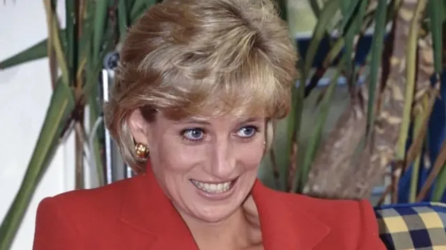 De ce Prințesa Diana își ținea tot timpul capul plecat în public. Gestul ei nu era unul întâmplător