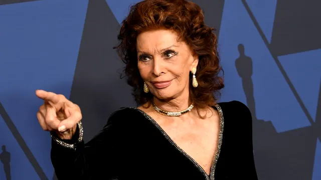 Sophia Loren a împlinit 88 de ani. Cum se menține într-o formă extraordinară. Secrete de frumusețe de la diva italiană