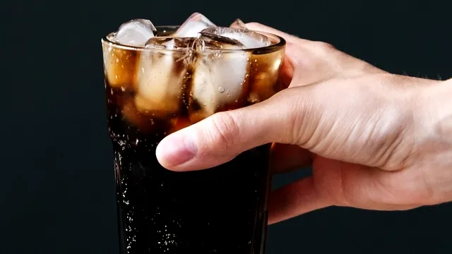 De ce e mai bună, de fapt, Coca-Cola la sticlă. Există o explicație științifică