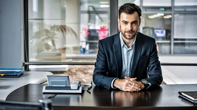 Cine este Denis Hanganu, protagonistul serialului Clanul de la Pro TV. În ce producții de succes a jucat