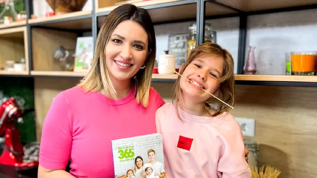 Fiica Elei Crăciun dă tot din casă. Alessia recunoaște că-și cam necăjește fratele cel mic: „Sunt răutăcioasă un pic”. Pentru ce își strânge puștoaica bani la pușculiță VIDEO EXCLUSIV