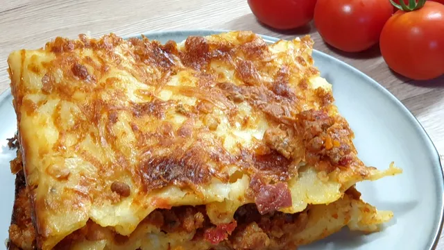 Lasagna cu ragu bolognese și sos bechamel. Cum alegem corect carnea și cum se prepară sosul