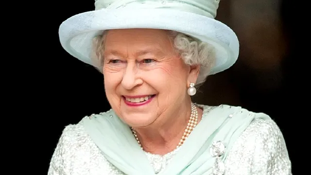 Prima imagine cu locul în care a fost înmormântată regina Elisabeta a II-a. Cum arată piatra funerară