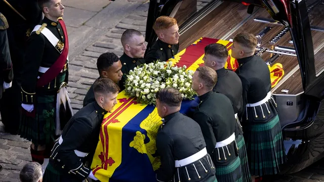 Din ce este făcut, de fapt, sicriul Reginei Elisabeta. Este foarte dificil de găsit și foarte costisitor