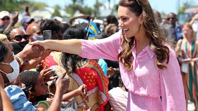 Accesorii ieftine purtate de Kate Middleton. Orice femeie își permite astfel de bijuterii