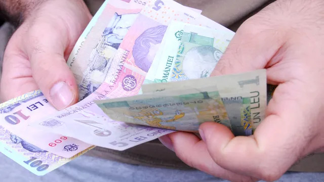 Când intră pensiile și alocațiile pe card în fiecare lună. Ziua în care intră banii