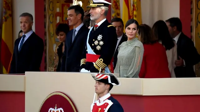 Regina Letizia, apariție spectaculoasă. Ce ținută deosebită a purtat la parada militară de Ziua Națională a Spaniei