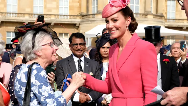 Secretul nebănuit al lui Kate Middleton. Cum poartă o rochie de mai multe ori în public fără ca nimeni să-și dea seama